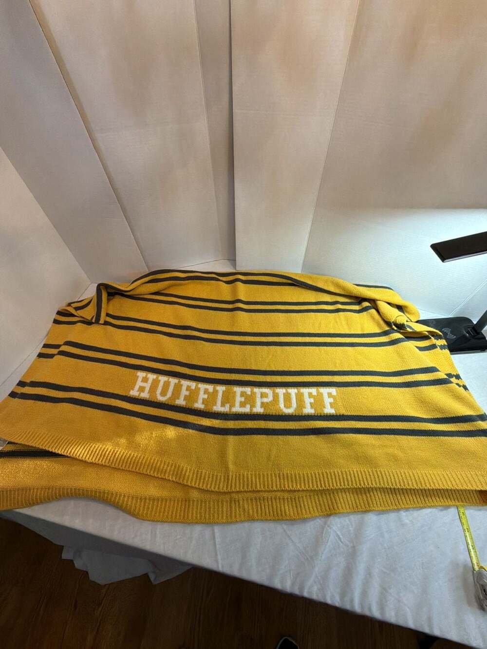 Pottery Barn Teen Harry Potter Hufflepuff Knit Throw Blanket